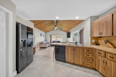 Villa ou maison à vendre à Deerfield Beach, Floride: 3 chambres, 173.26 m2 № 2431284 - photo 23