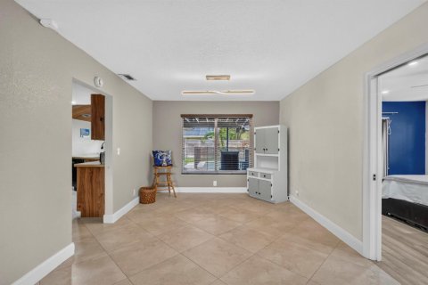Villa ou maison à vendre à Deerfield Beach, Floride: 3 chambres, 173.26 m2 № 2431284 - photo 19