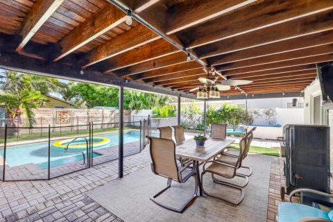 Villa ou maison à vendre à Deerfield Beach, Floride: 3 chambres, 173.26 m2 № 2431284 - photo 15