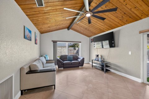 Villa ou maison à vendre à Deerfield Beach, Floride: 3 chambres, 173.26 m2 № 2431284 - photo 27