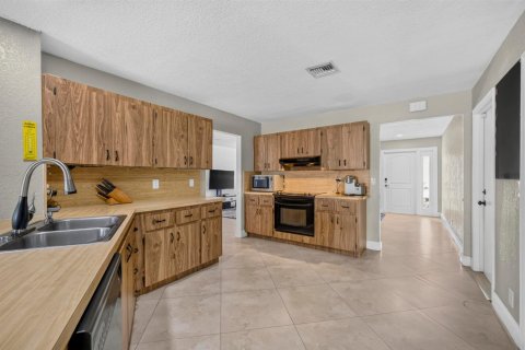 Villa ou maison à vendre à Deerfield Beach, Floride: 3 chambres, 173.26 m2 № 2431284 - photo 24