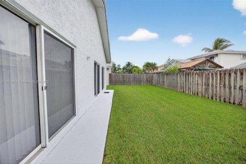 House in Homestead, Florida 4 bedrooms, 196.02 sq.m. № 1923980 - photo 18