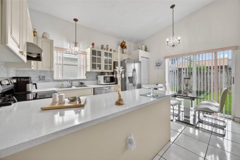 House in Homestead, Florida 4 bedrooms, 196.02 sq.m. № 1923980 - photo 6