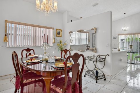 House in Homestead, Florida 4 bedrooms, 196.02 sq.m. № 1923980 - photo 4