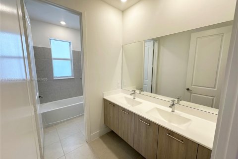Casa en venta en Davie, Florida, 5 dormitorios, 361.2 m2 № 1882102 - foto 25