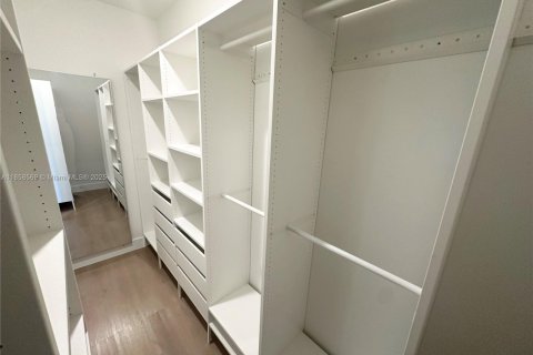 Casa en venta en Davie, Florida, 5 dormitorios, 361.2 m2 № 1882102 - foto 18