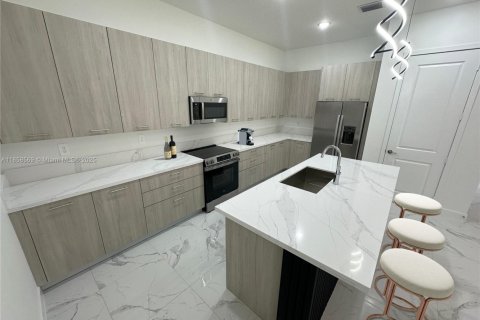 Casa en venta en Davie, Florida, 5 dormitorios, 361.2 m2 № 1882102 - foto 7