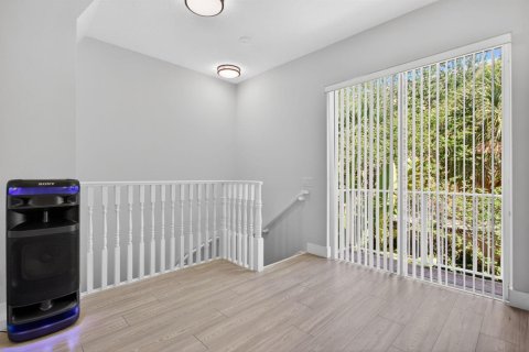 Touwnhouse à louer à Pompano Beach, Floride: 3 chambres, 160.54 m2 № 2178020 - photo 11