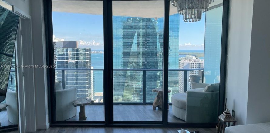 Condominio en Miami, Florida, 1 dormitorio № 1868699