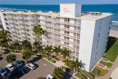 Condo in New Smyrna Beach, Florida, 1 bedroom  № 1717995 - photo 1