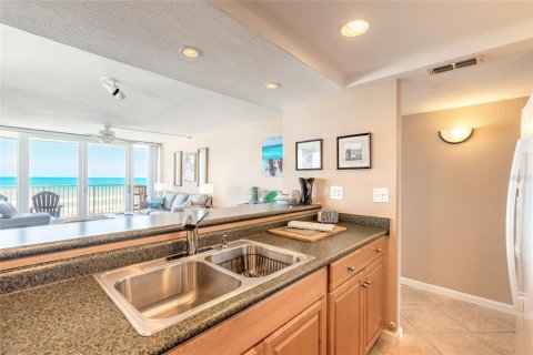 Condo in New Smyrna Beach, Florida, 1 bedroom  № 1717995 - photo 10