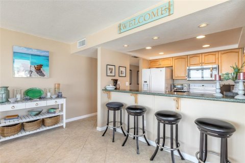 Condo in New Smyrna Beach, Florida, 1 bedroom  № 1717995 - photo 11