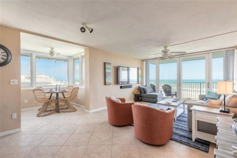 Condo in New Smyrna Beach, Florida, 1 bedroom  № 1717995 - photo 8