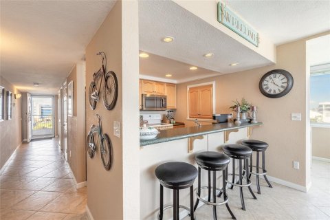 Condo in New Smyrna Beach, Florida, 1 bedroom  № 1717995 - photo 12
