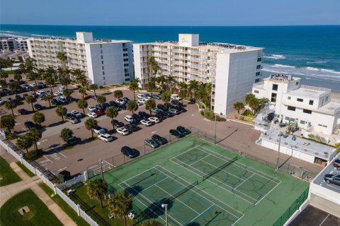 Condo in New Smyrna Beach, Florida, 1 bedroom  № 1717995 - photo 24