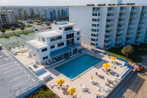 Condo in New Smyrna Beach, Florida, 1 bedroom  № 1717995 - photo 25