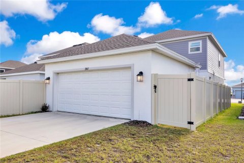 House in Clermont, Florida 4 bedrooms, 203.08 sq.m. № 2166121 - photo 16
