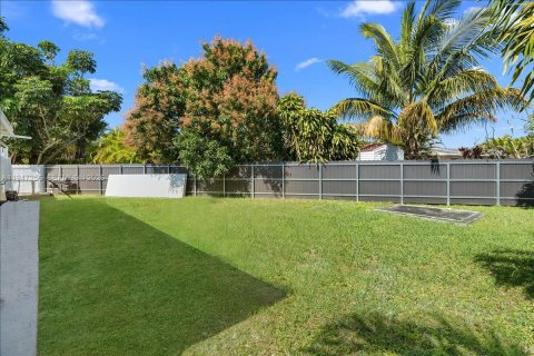 Снять в аренду виллу или дом в Майами, Флорида 3 спальни, 183.2м2, № 2003495 - фото 19