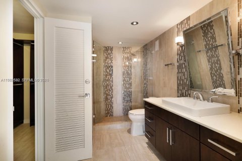 Купить кондоминиум в Майами, Флорида 2 спальни, 132.85м2, № 2080419 - фото 16