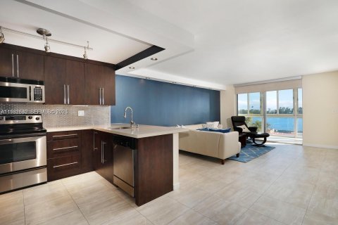 Купить кондоминиум в Майами, Флорида 2 спальни, 132.85м2, № 2080419 - фото 4