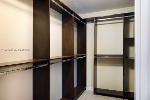 Купить кондоминиум в Майами, Флорида 2 спальни, 132.85м2, № 2080419 - фото 17
