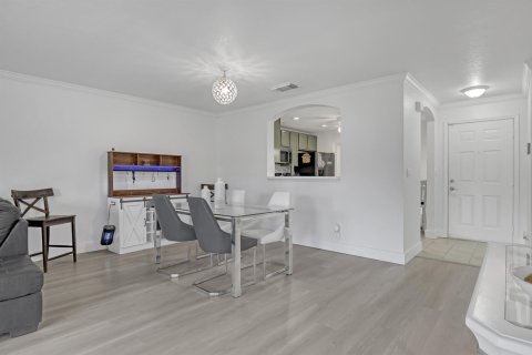 Adosado en venta en West Palm Beach, Florida, 3 dormitorios, 144.93 m2 № 2273674 - foto 8