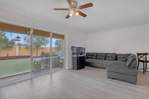 Adosado en venta en West Palm Beach, Florida, 3 dormitorios, 144.93 m2 № 2273674 - foto 10
