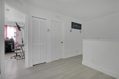 Adosado en venta en West Palm Beach, Florida, 3 dormitorios, 144.93 m2 № 2273674 - foto 19