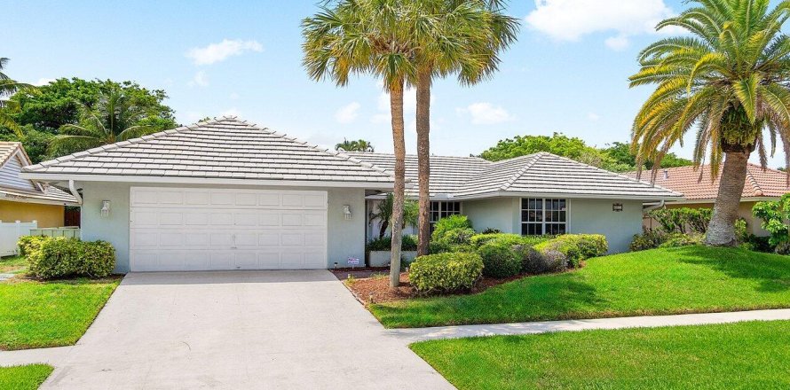 House in Boca Raton, Florida 3 bedrooms, 209.03 sq.m. № 1210585
