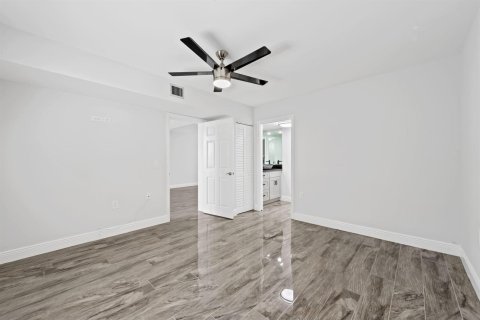 Condo in Davie, Florida, 2 bedrooms № 2265731 - photo 10