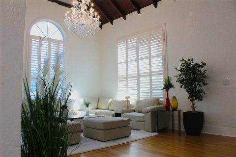 Villa ou maison à vendre à Orlando, Floride: 4 chambres, 278.8 m2 № 2426969 - photo 8