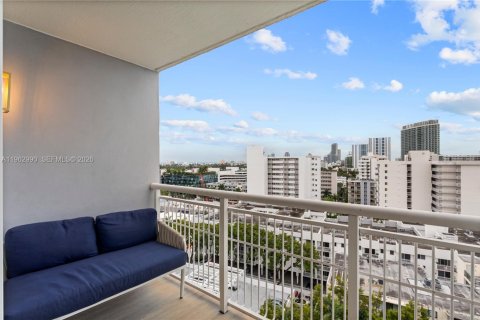 Condominio en venta en Miami Beach, Florida, 1 dormitorio, 69.68 m2 № 2080982 - foto 26