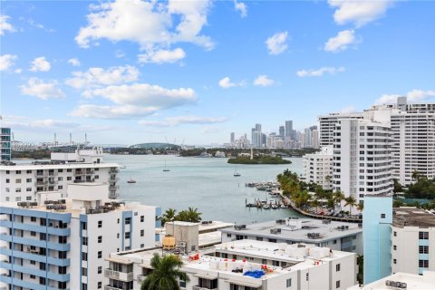 Condominio en venta en Miami Beach, Florida, 1 dormitorio, 69.68 m2 № 2080982 - foto 27