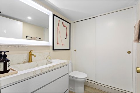 Condominio en venta en Miami Beach, Florida, 1 dormitorio, 69.68 m2 № 2080982 - foto 21