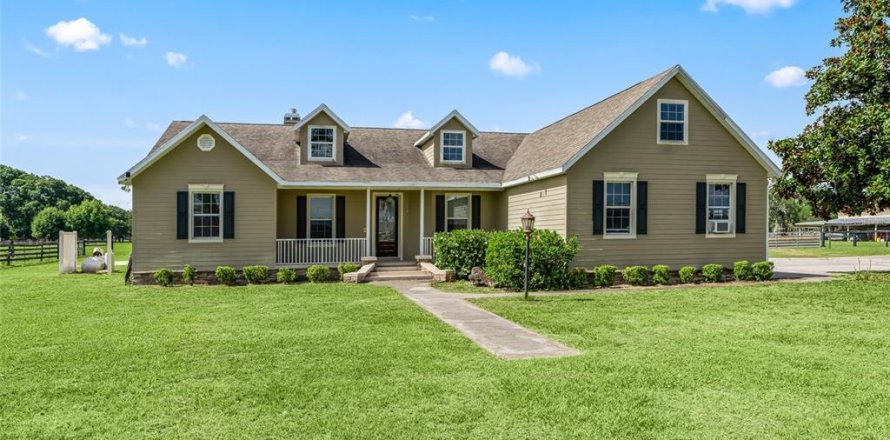 House in Sumter, Florida 3 bedrooms, 367.52 sq.m. № 2155986