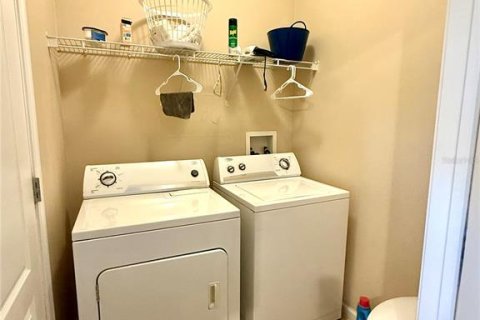 Condo in Kissimmee, Florida, 2 bedrooms  № 1908157 - photo 12