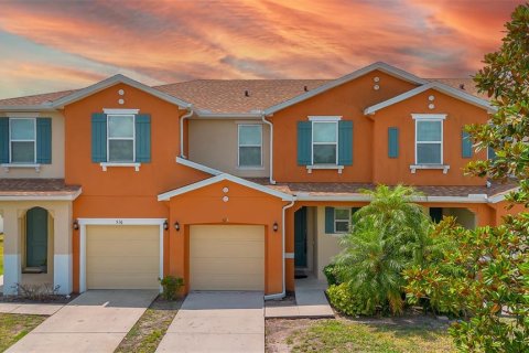Adosado en venta en Kissimmee, Florida, 4 dormitorios, 152.08 m2 № 1675728 - foto 1