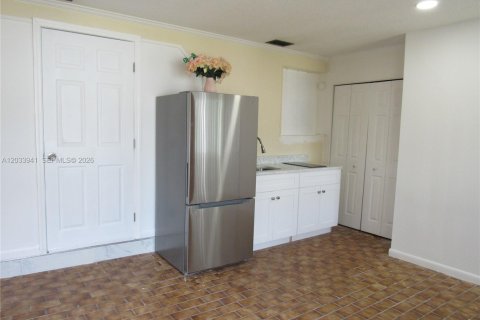 Commercial property in Fort Lauderdale, Florida 1 bedroom, 139.17 sq.m. № 2086772 - photo 9