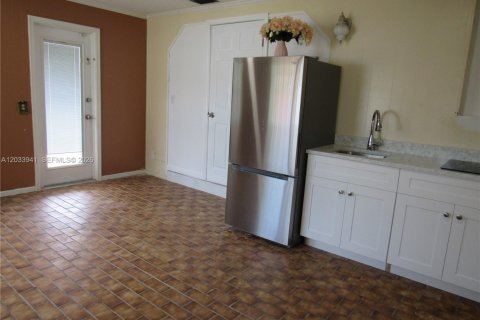 Commercial property in Fort Lauderdale, Florida 1 bedroom, 139.17 sq.m. № 2086772 - photo 6