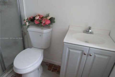 Commercial property in Fort Lauderdale, Florida 1 bedroom, 139.17 sq.m. № 2086772 - photo 10