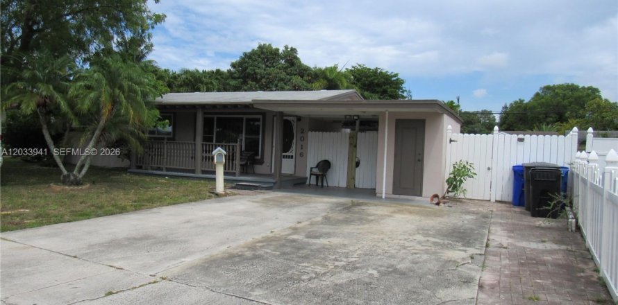 Commercial property in Fort Lauderdale, Florida 1 bedroom, 139.17 sq.m. № 2086772
