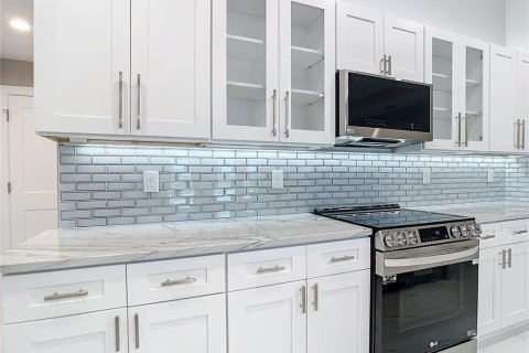 Casa en venta en Port Charlotte, Florida, 4 dormitorios, 191.29 m2 № 1820674 - foto 28