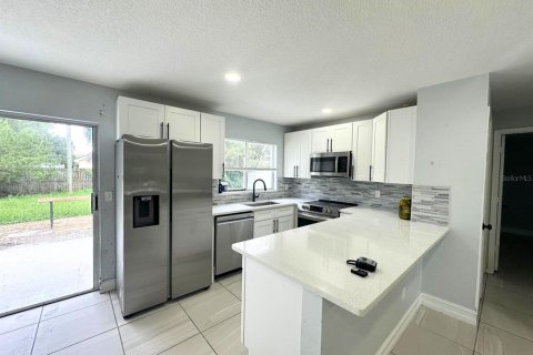 Casa en alquiler en Orlando, Florida, 3 dormitorios, 95.88 m2 № 1911728 - foto 3