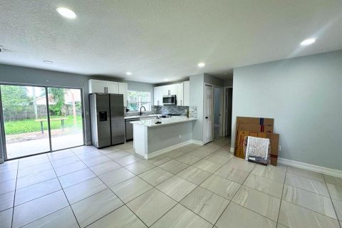 Casa en alquiler en Orlando, Florida, 3 dormitorios, 95.88 m2 № 1911728 - foto 2