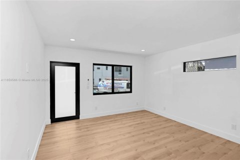 Villa ou maison à louer à Miami Beach, Floride: 1 chambre, 400.87 m2 № 1856829 - photo 6