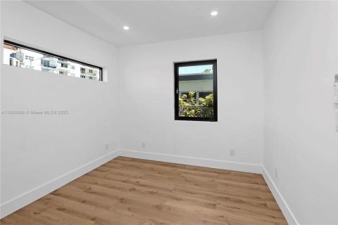 Villa ou maison à louer à Miami Beach, Floride: 1 chambre, 400.87 m2 № 1856829 - photo 10