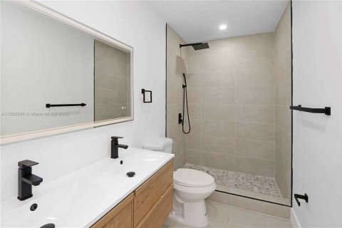 Villa ou maison à louer à Miami Beach, Floride: 1 chambre, 400.87 m2 № 1856829 - photo 7