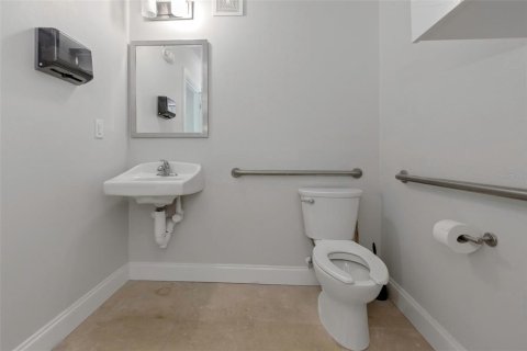 Commercial property in Saint Petersburg, Florida 57.41 sq.m. № 1885695 - photo 9