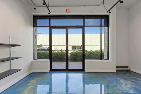 Commercial property in Saint Petersburg, Florida 57.41 sq.m. № 1885695 - photo 8
