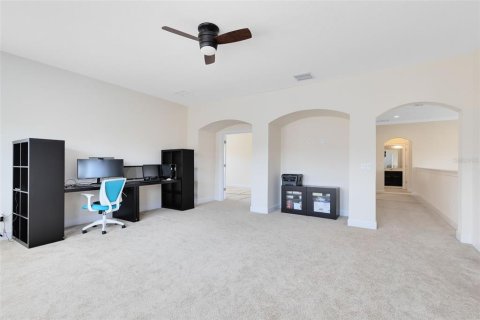 House in Winter Garden, Florida 4 bedrooms, 372.54 sq.m. № 1684569 - photo 19